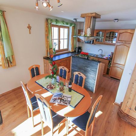 Cosy Holiday Flat In A Farmhouse Taxenbach Bagian luar foto